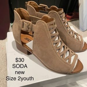 SODA girls size 2